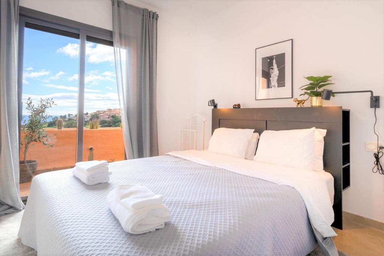 9 Penthouse With Amazing Sea Views, Close To Golf Manilva Duquesa المظهر الخارجي الصورة