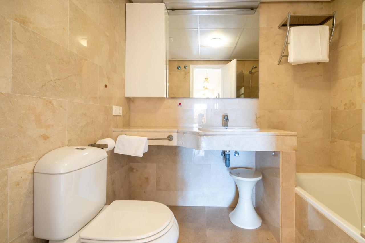 9 Penthouse With Amazing Sea Views, Close To Golf Manilva Duquesa المظهر الخارجي الصورة