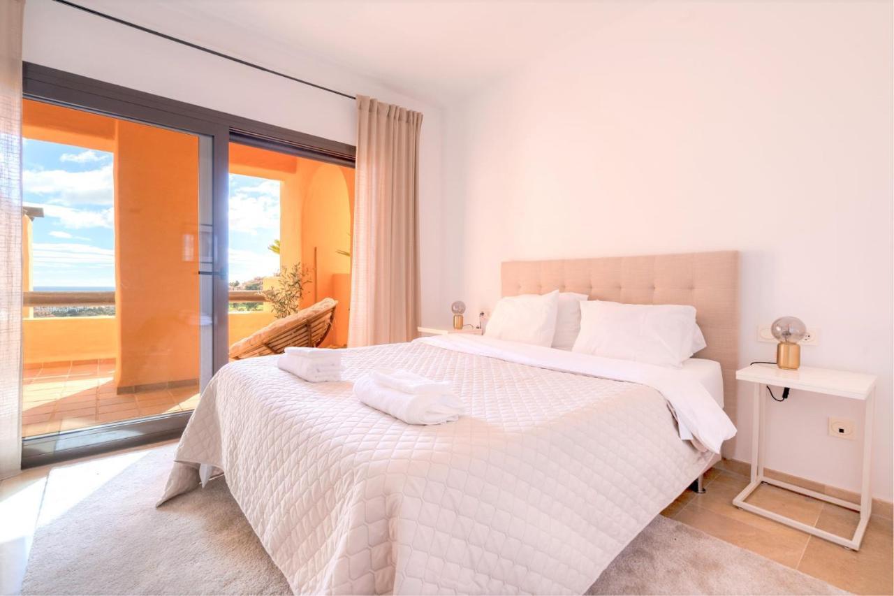 9 Penthouse With Amazing Sea Views, Close To Golf Manilva Duquesa المظهر الخارجي الصورة
